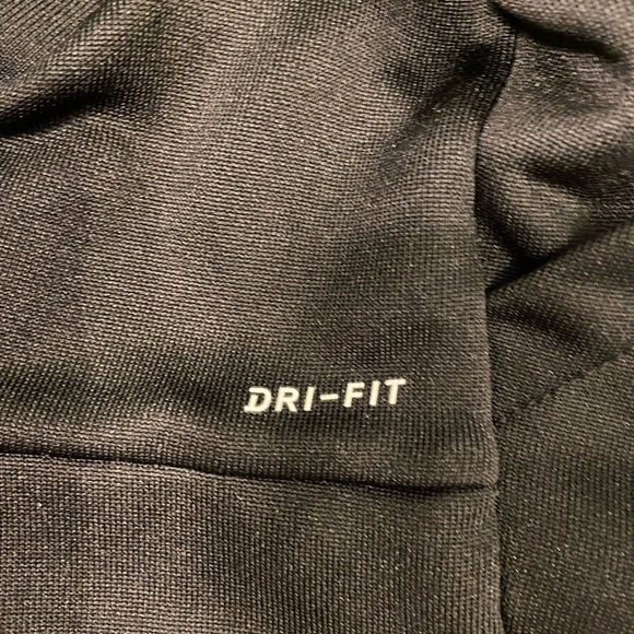 Nike 2T Dry-Fit Hoodie - Picture 4 of 4